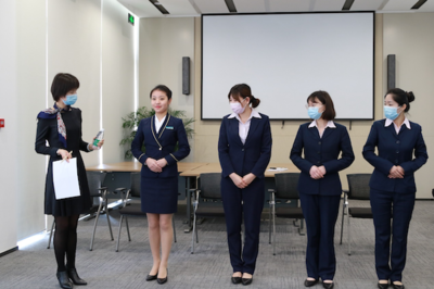 國網信通產業集團智芯公司舉辦“知禮儀、守規矩”系列培訓，提升會議服務專業素養